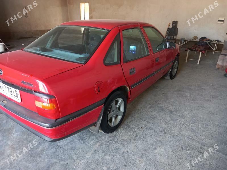 Opel Vectra 1990 - 30 000 TMT - Çärjew - img 3