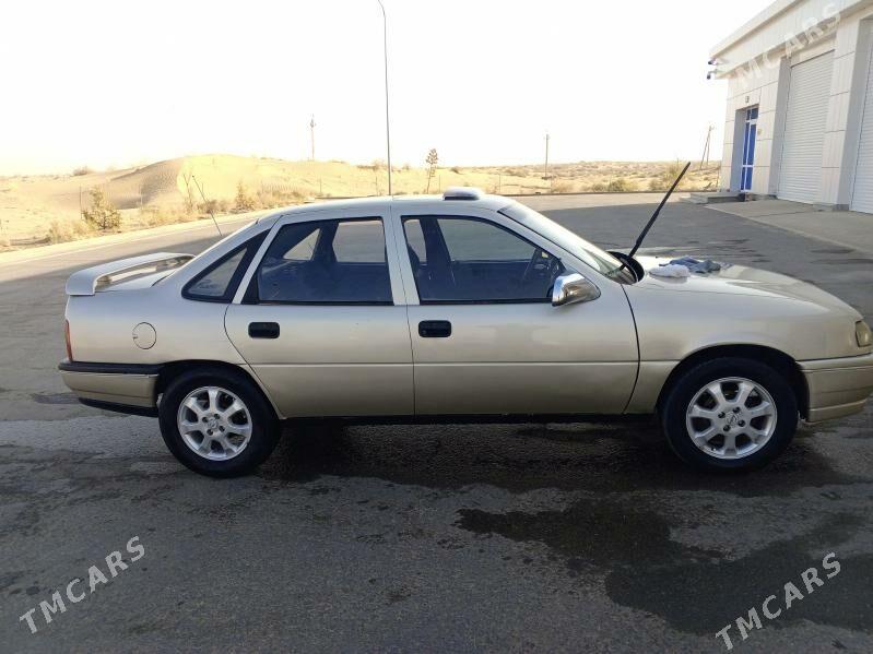 Opel Vectra 1992 - 35 000 TMT - Çoganly - img 4