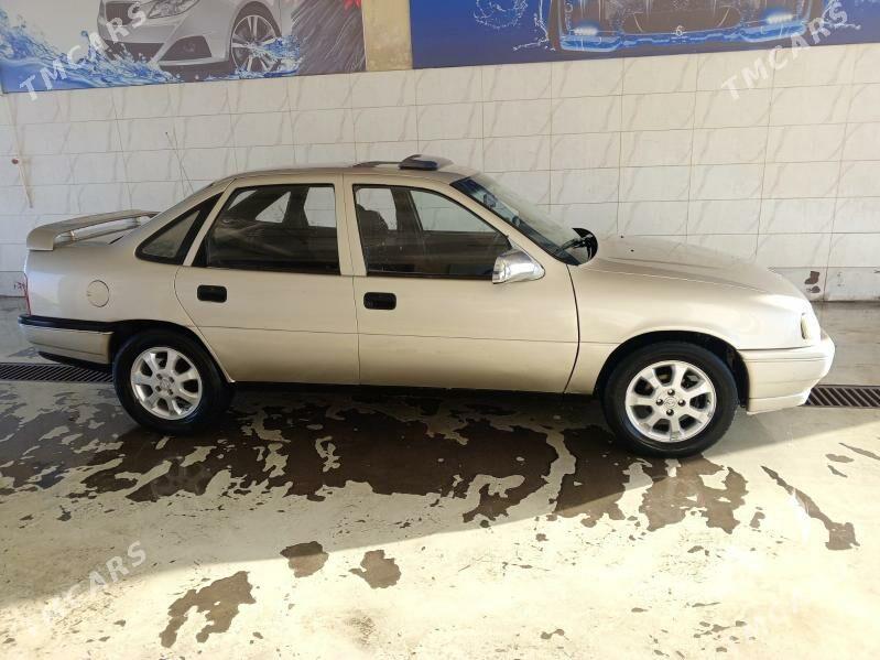 Opel Vectra 1992 - 35 000 TMT - Çoganly - img 1