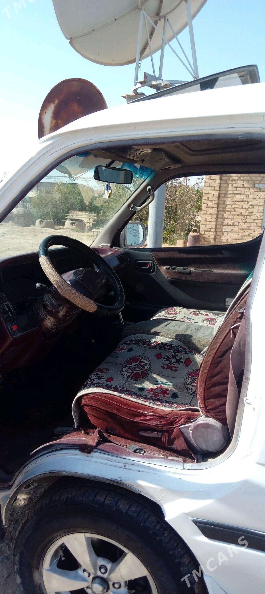 Toyota Hiace 1992 - 70 000 TMT - Мургап - img 6