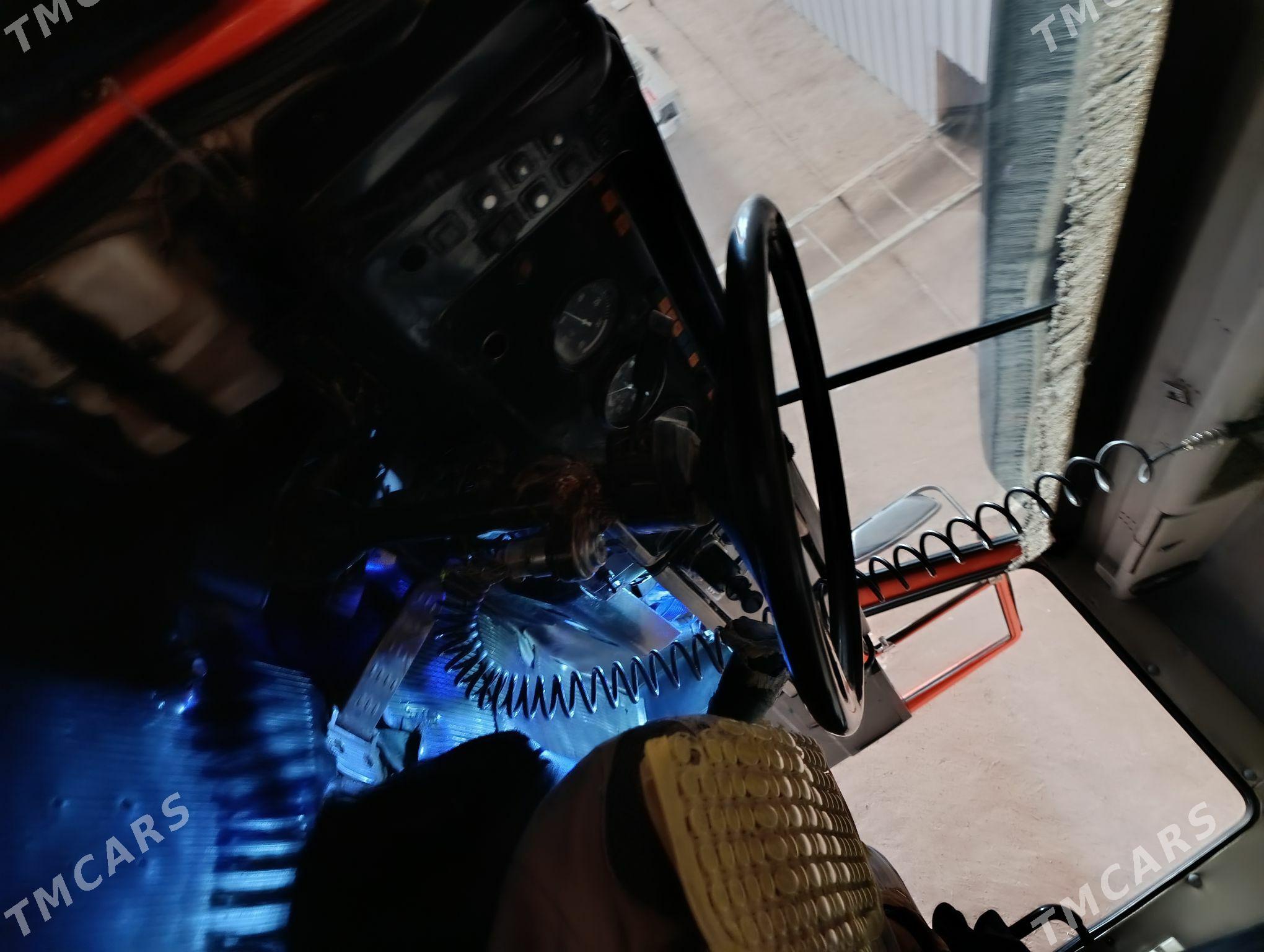 Kamaz 6520 2005 - 175 000 TMT - Köneürgenç - img 3