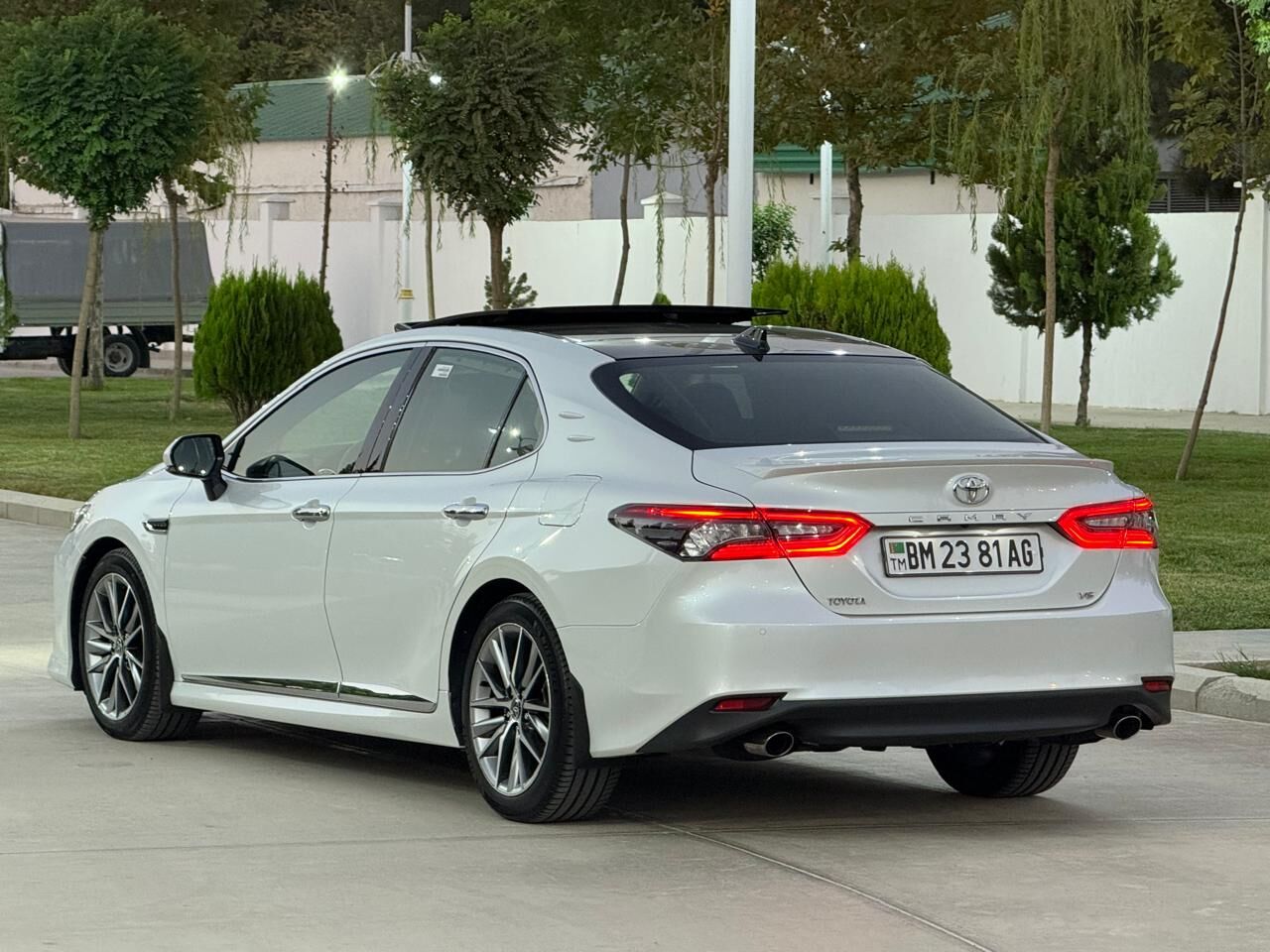 Toyota Camry 2022 - 635 000 TMT - Ашхабад - img 4