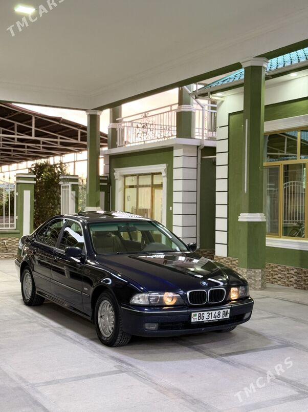 BMW E39 1999 - 100 000 TMT - Балканабат - img 2