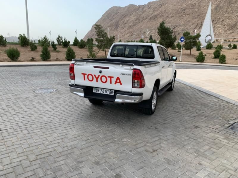 Toyota Hilux 2017 - 454 000 TMT - Туркменбаши - img 7