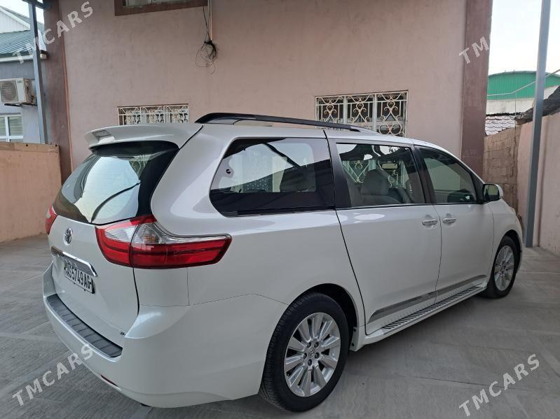 Toyota Sienna 2017 - 550 000 TMT - 30 мкр - img 4