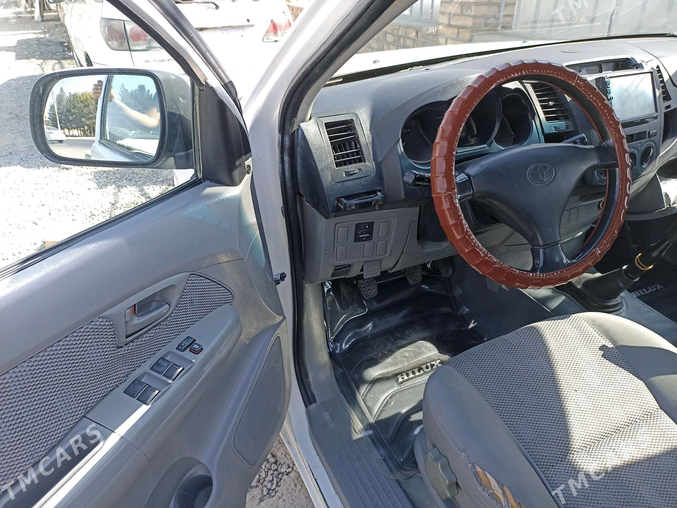 Toyota Hilux 2011 - 170 000 TMT - Мары - img 7