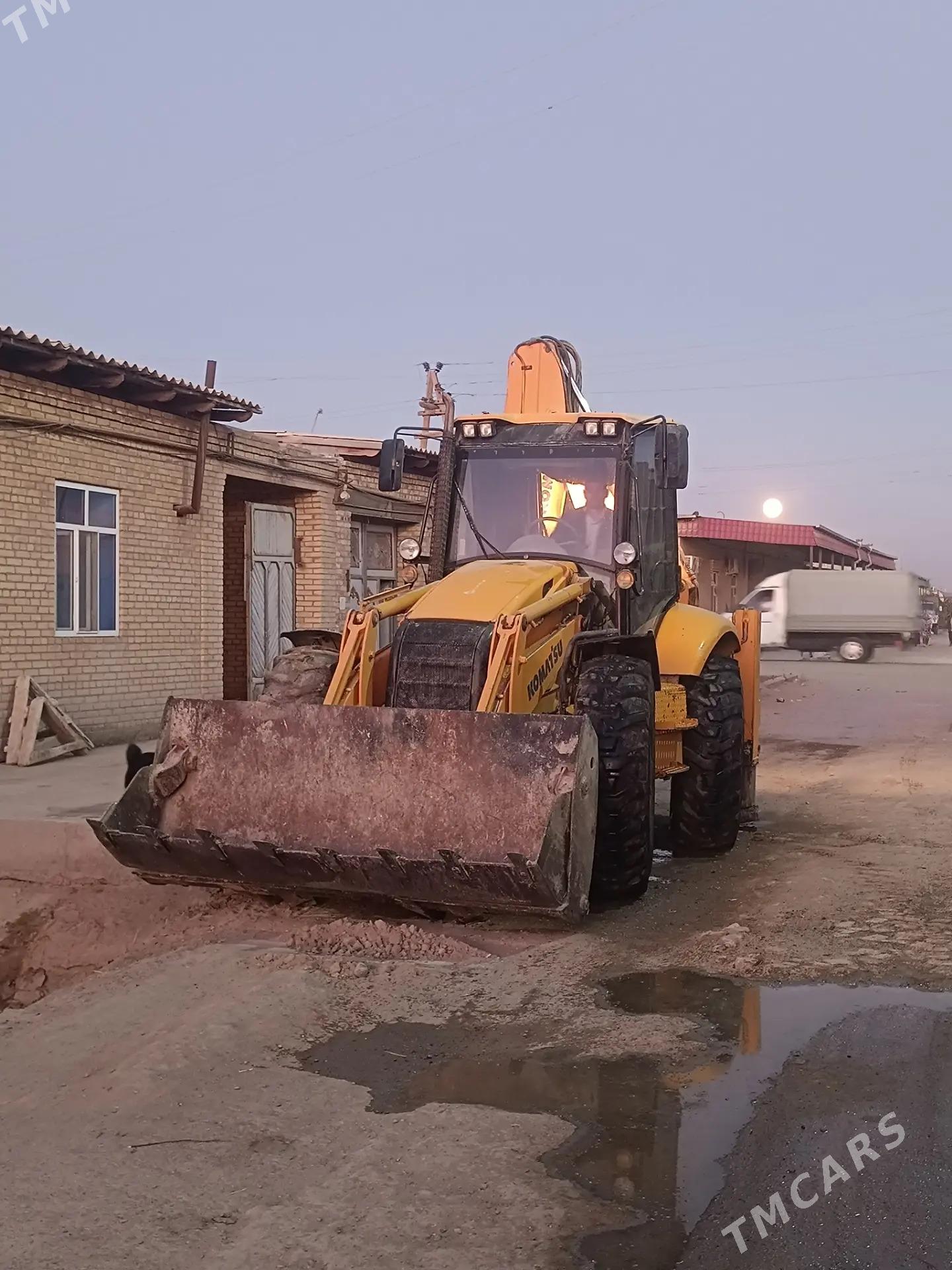 Komatsu D155AX-8 2005 - 420 000 TMT - Чарджоу - img 6