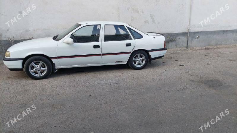 Opel Vectra 1990 - 35 000 TMT - Мары - img 3