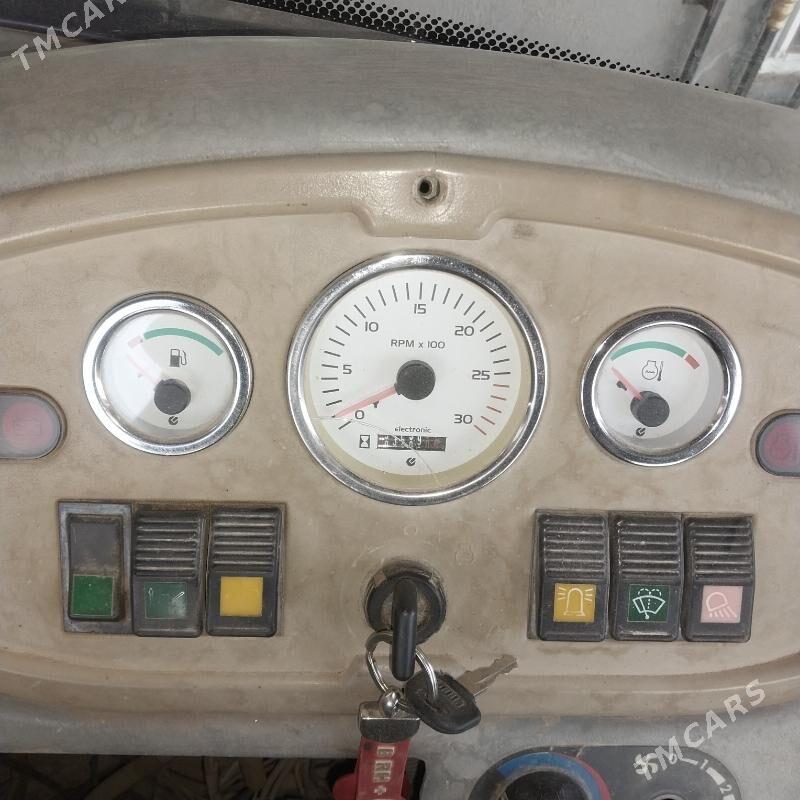 Komatsu D155AX-8 2005 - 420 000 TMT - Чарджоу - img 7