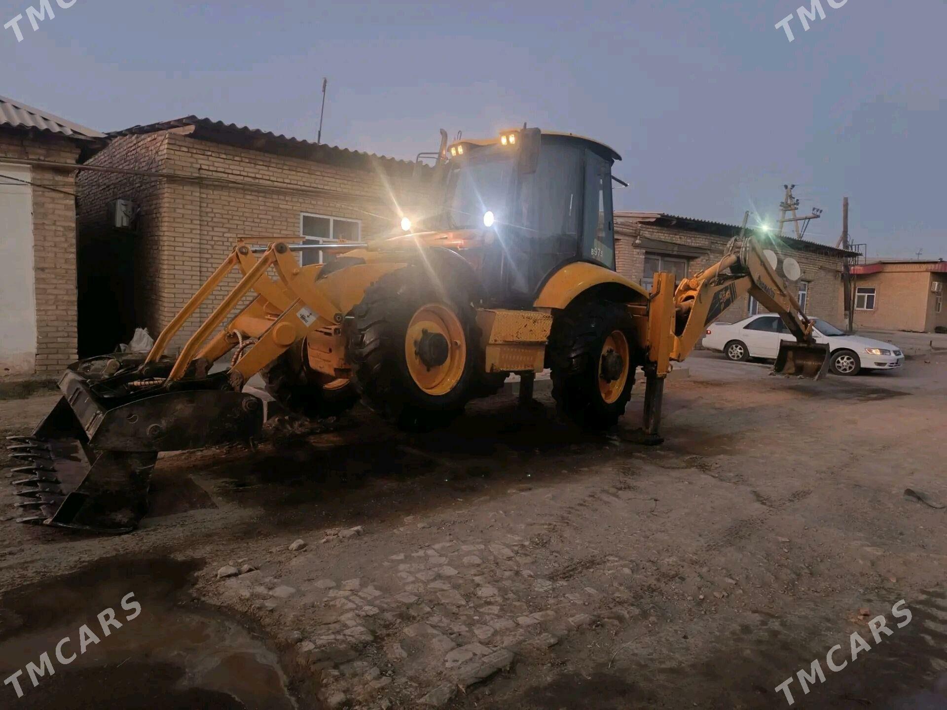 Komatsu D155AX-8 2005 - 420 000 TMT - Чарджоу - img 9