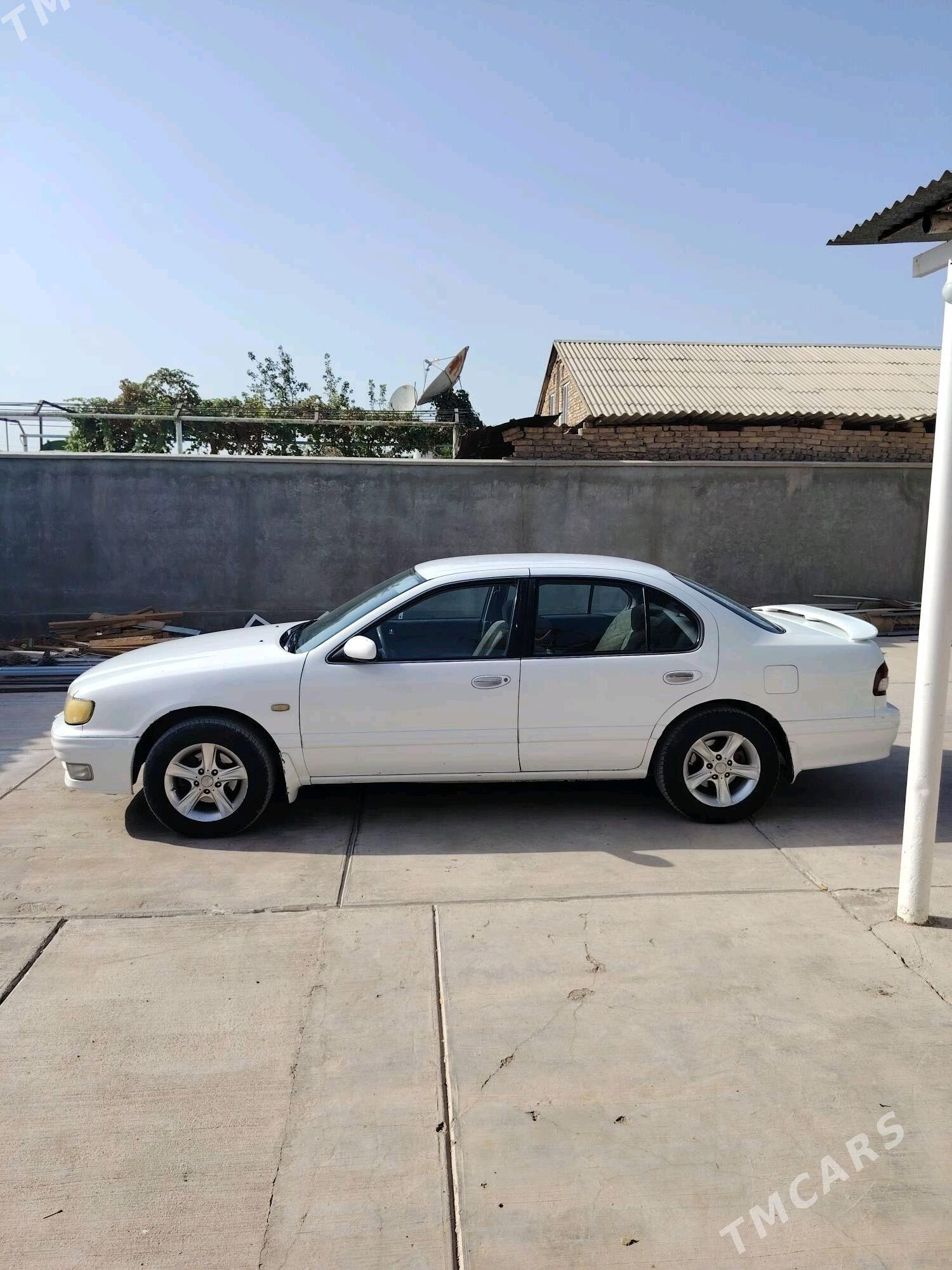 Nissan Maxima 1998 - 65 000 TMT - Kaka - img 1