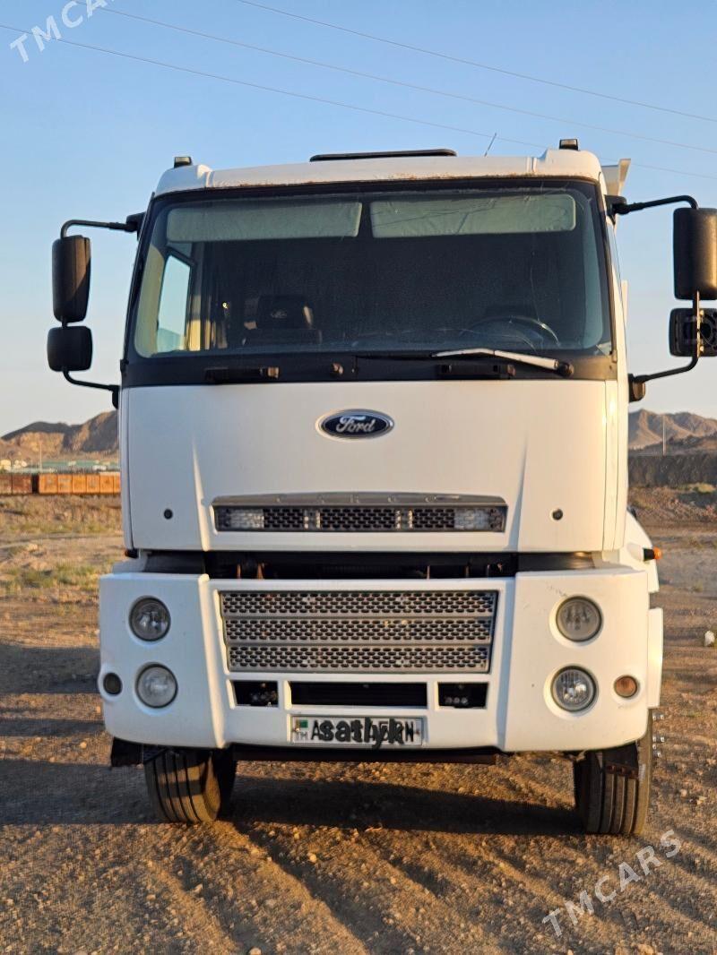 Ford Cargo 3535D 2014 - 640 000 TMT - Туркменбаши - img 1