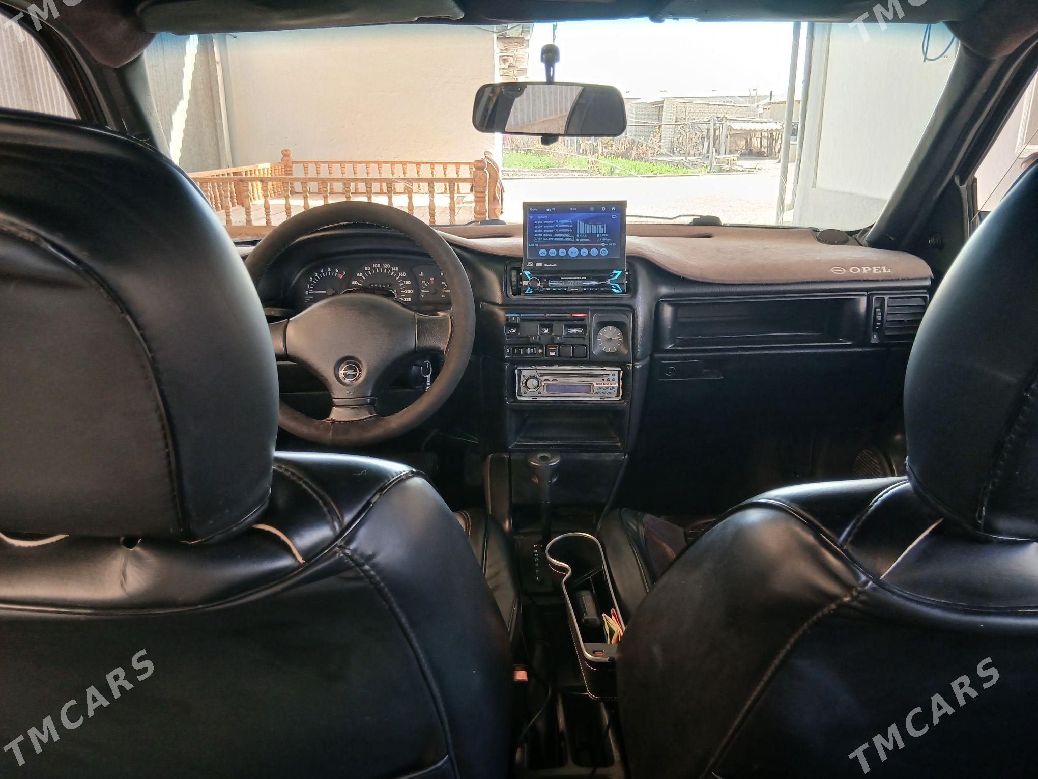 Opel Vectra 1992 - 55 000 TMT - Мары - img 1