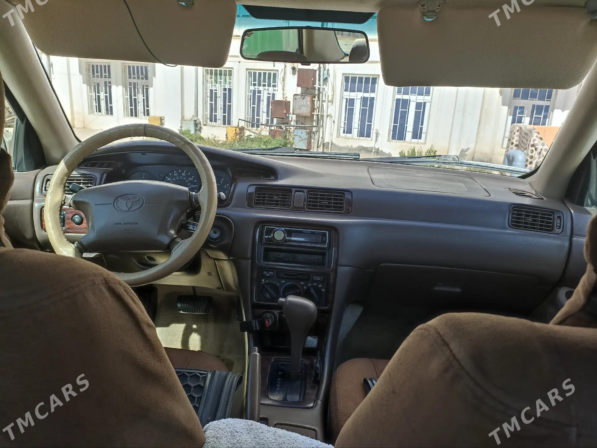 Toyota Camry 2000 - 130 000 TMT - Балканабат - img 2