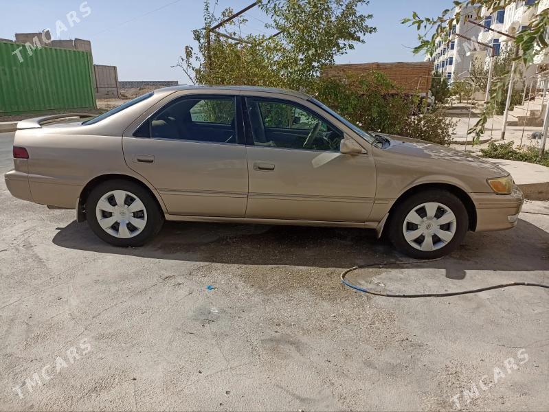 Toyota Camry 2000 - 130 000 TMT - Балканабат - img 3