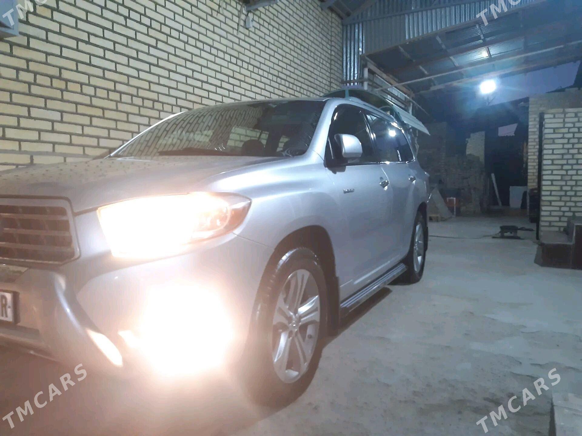 Toyota Highlander 2010 - 400 000 TMT - Мары - img 2