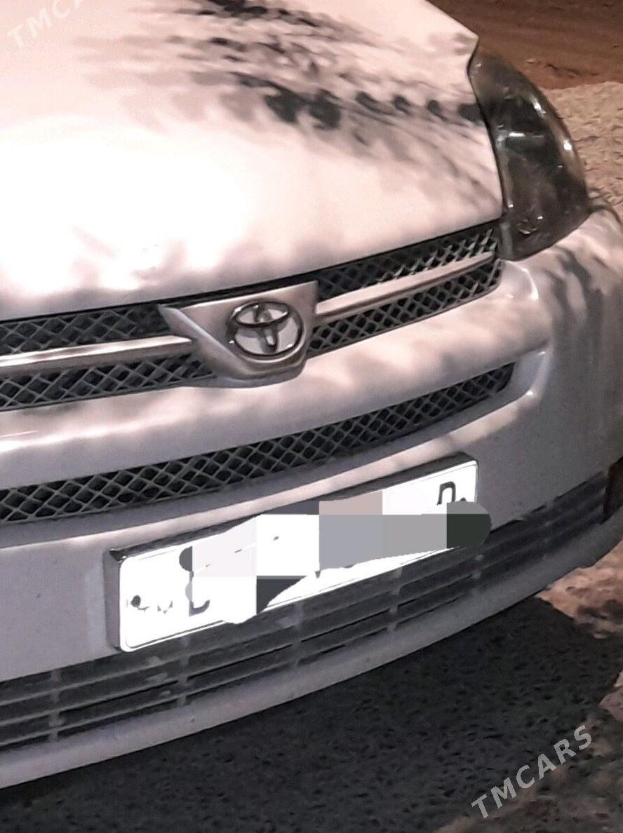 Toyota Sienna 2004 - 250 000 TMT - Туркменабат - img 1