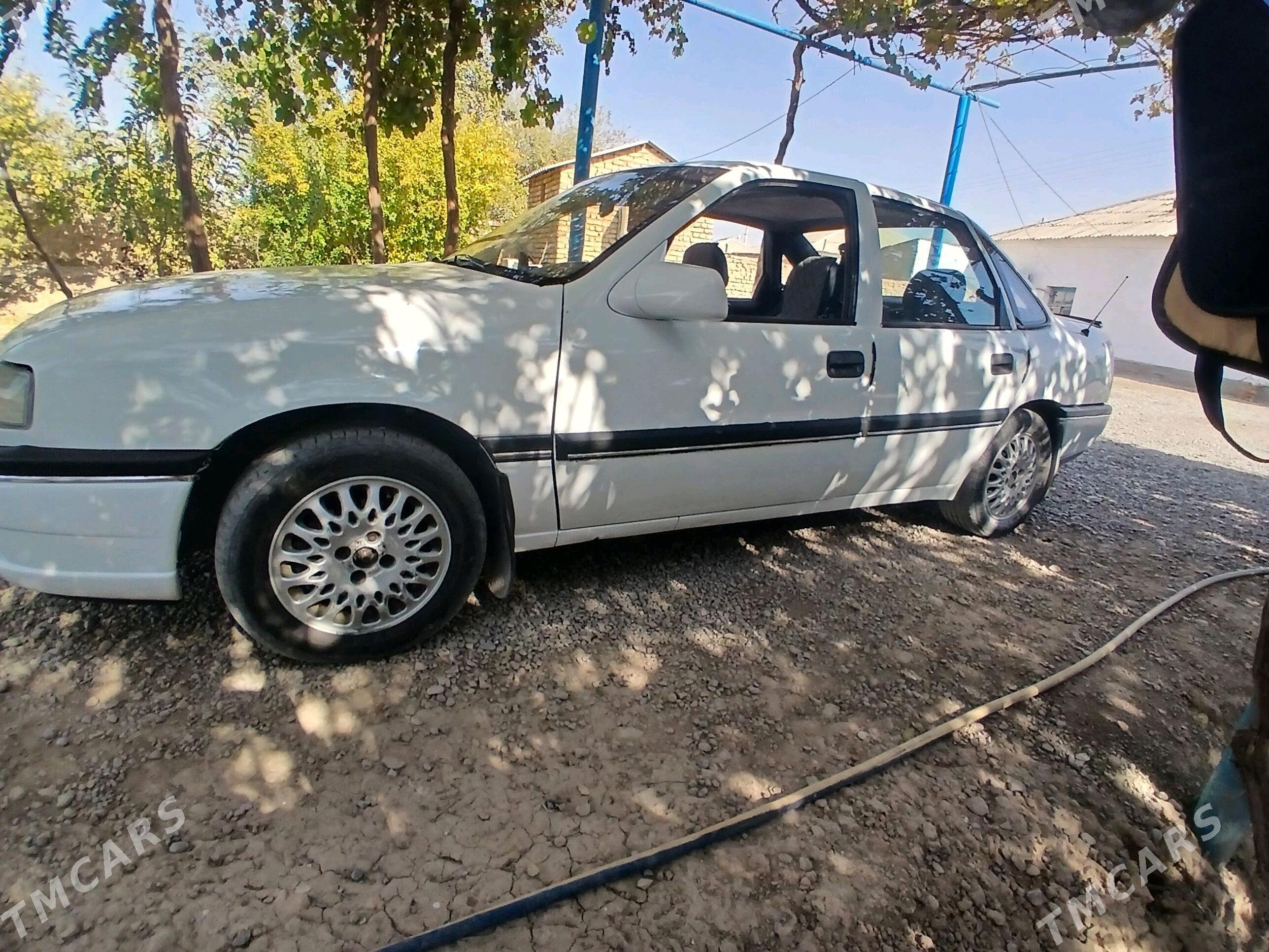 Opel Vectra 1992 - 36 000 TMT - Bäherden - img 2