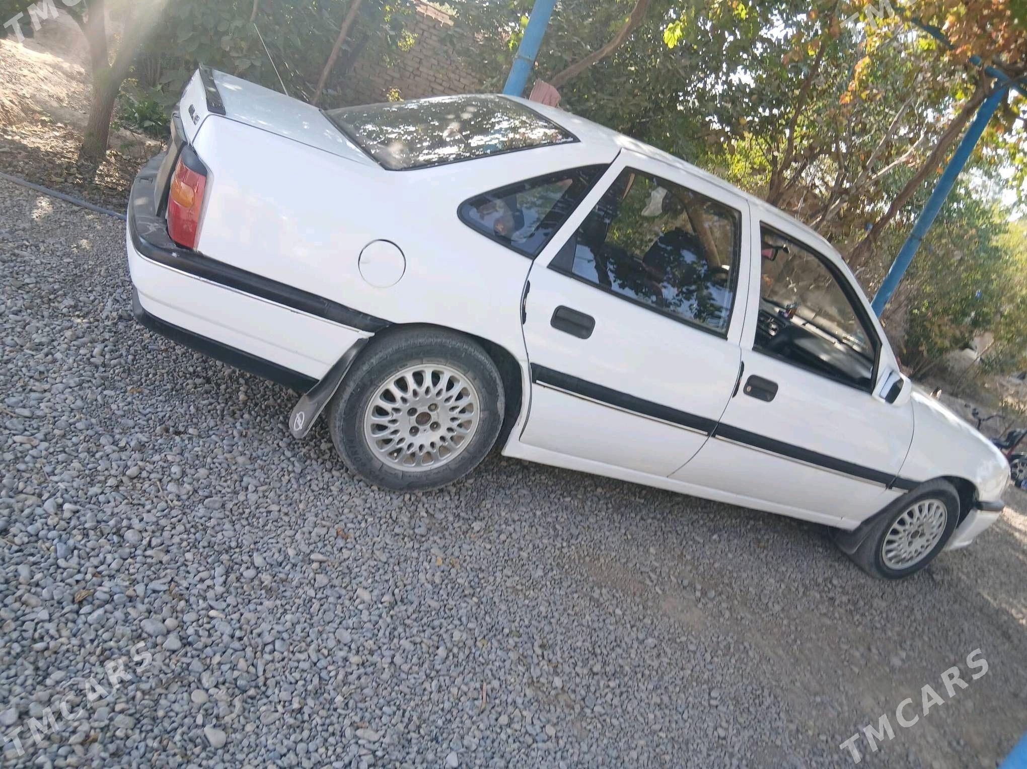 Opel Vectra 1992 - 36 000 TMT - Bäherden - img 3