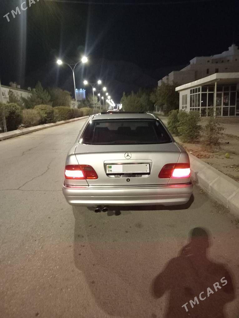 Mercedes-Benz E320 1999 - 132 000 TMT - Балканабат - img 6