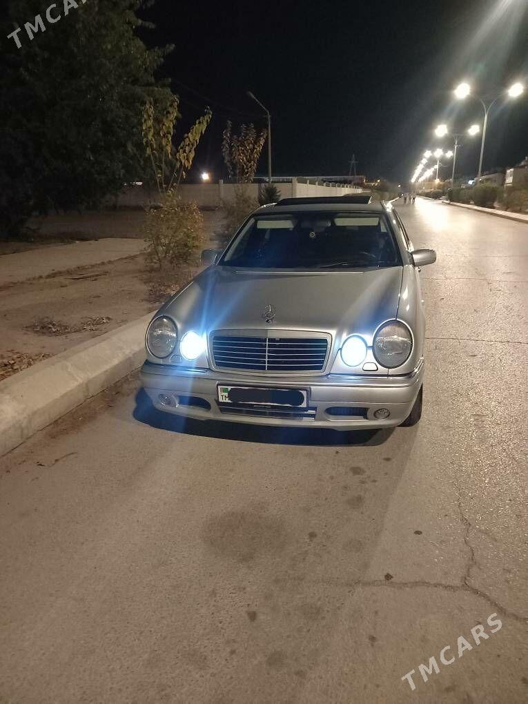 Mercedes-Benz E320 1999 - 132 000 TMT - Балканабат - img 2