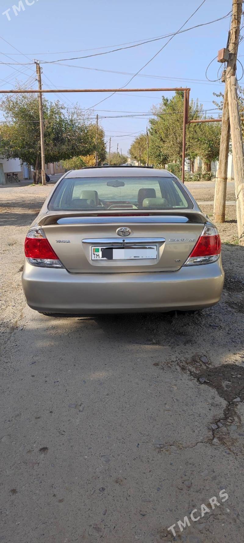 Toyota Camry 2004 - 240 000 TMT - Мары - img 3