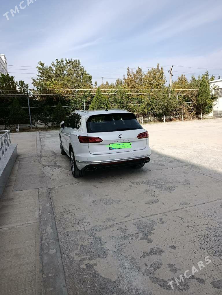 Volkswagen Touareg 2019 - 1 280 000 TMT - Aşgabat - img 2