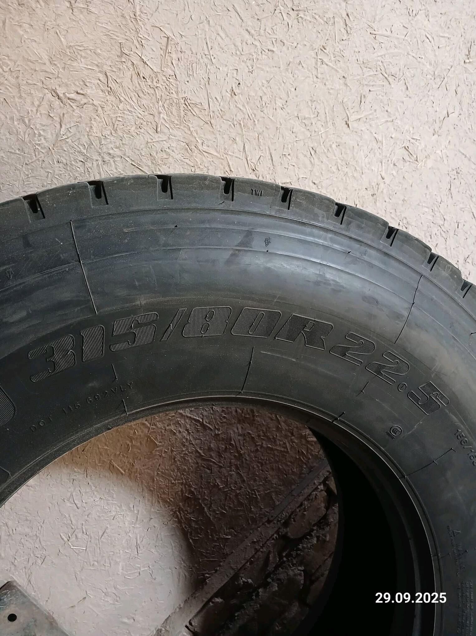 JINYU TEKERLER 1 800 TMT - Гурбансолтан Едже - img 3