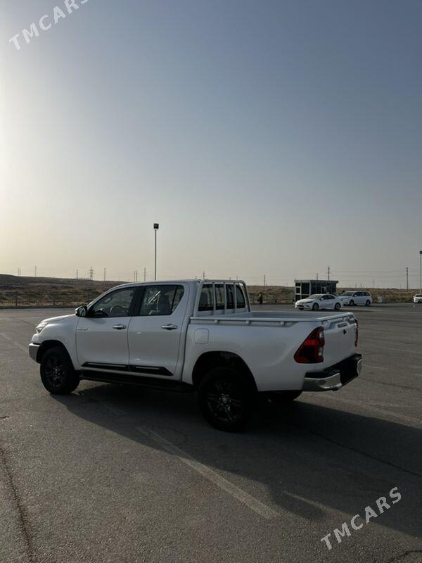 Toyota Hilux 2025 - 666 400 TMT - Aşgabat - img 2