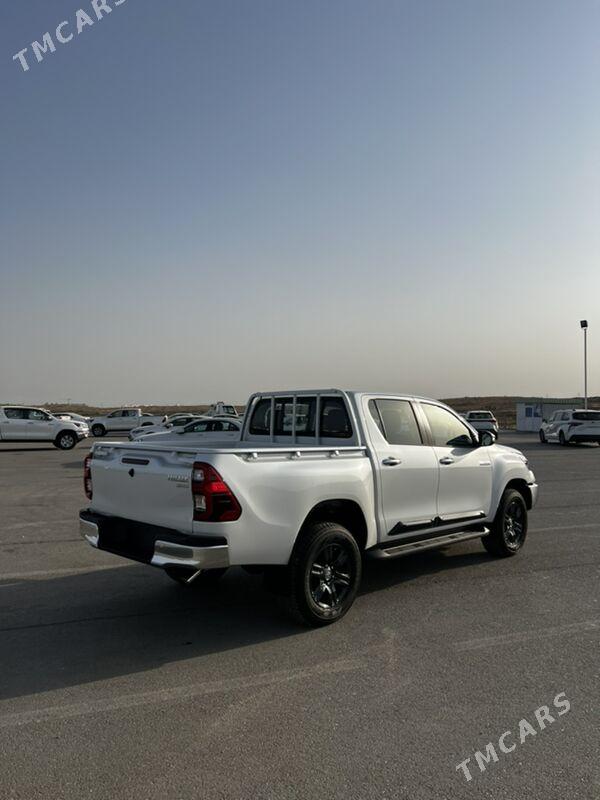 Toyota Hilux 2025 - 666 400 TMT - Aşgabat - img 3