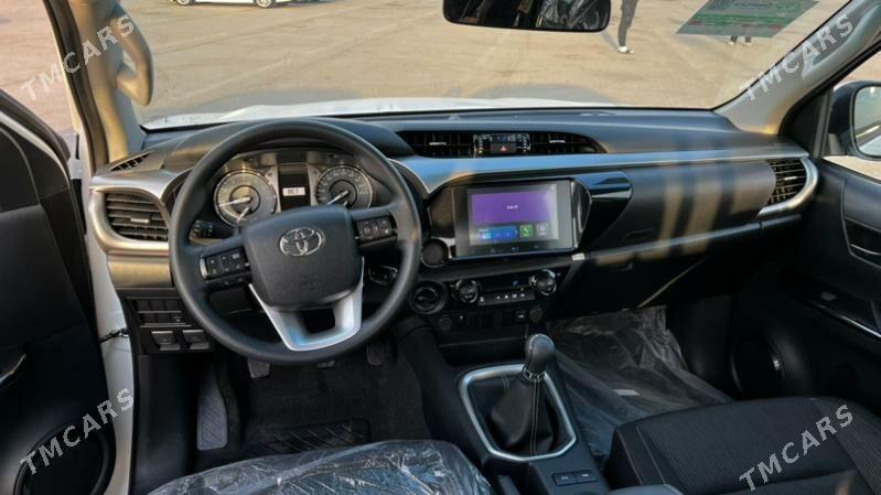 Toyota Hilux 2025 - 656 600 TMT - Aşgabat - img 4