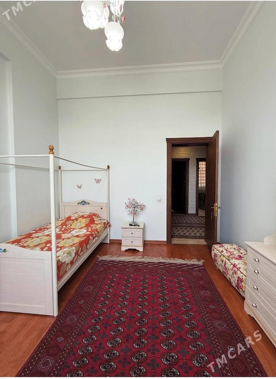 ARENDA MOSCOWSKIÝ ELITKA 5 KOM - Moskowskiý köç. (10 ýyl abadançylyk şaýoly) - img 5