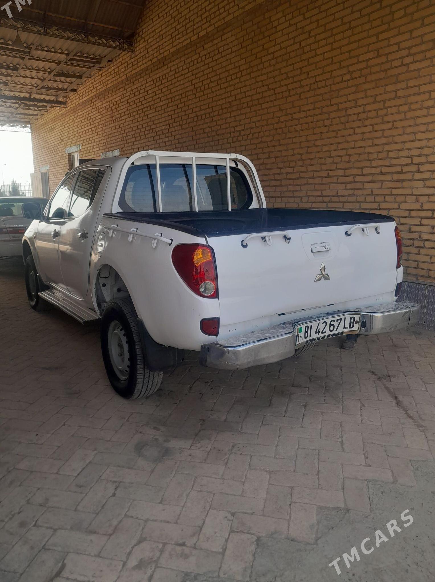 Mitsubishi L200 2007 - 130 000 TMT - Халач - img 1