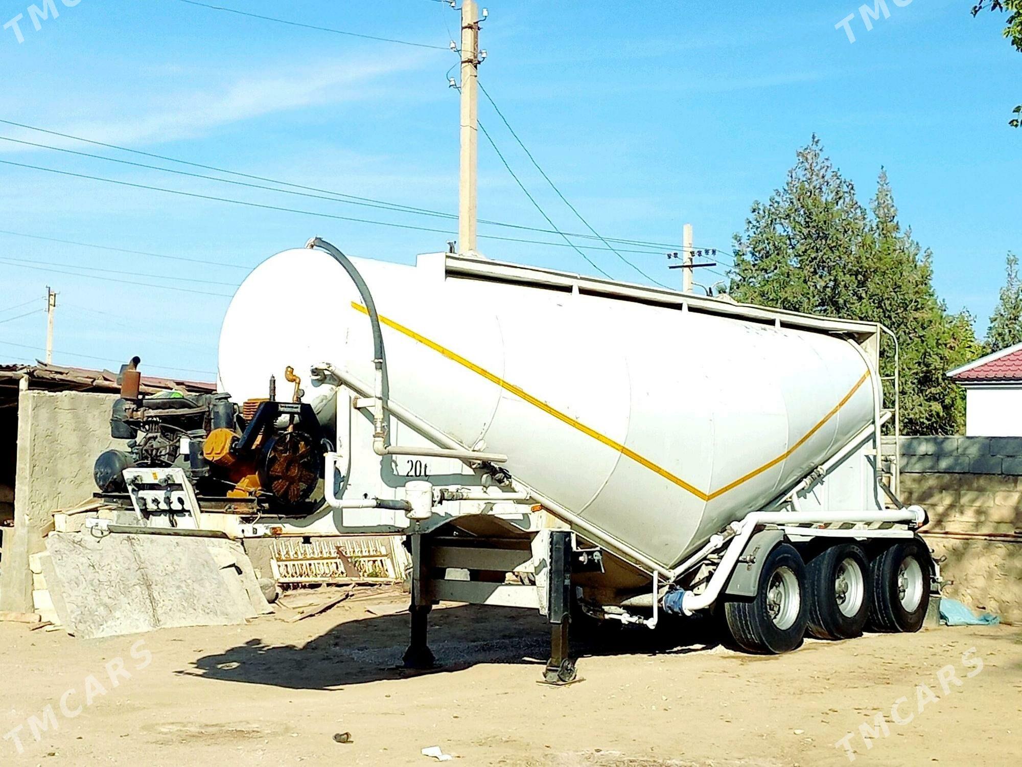 Kogel Mega 2006 - 310 000 TMT - Jebel - img 1