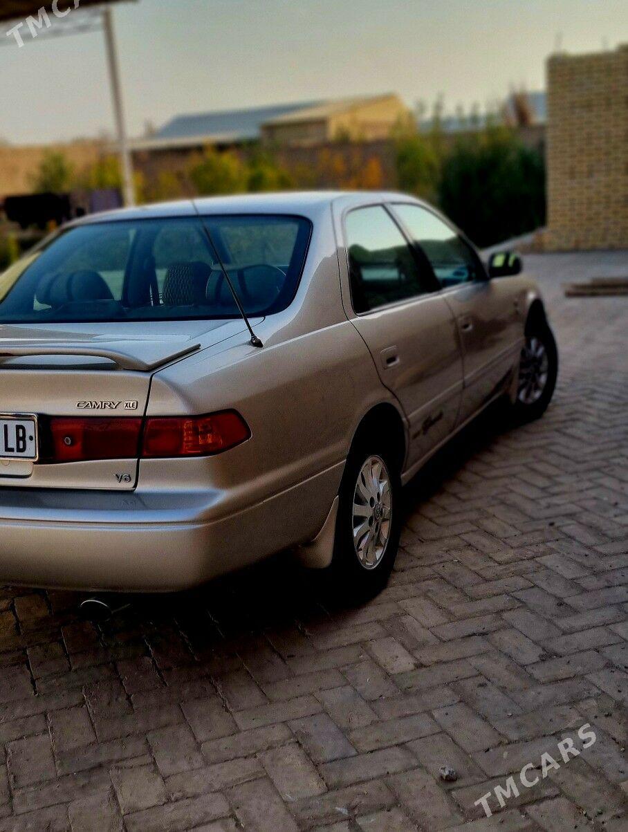 Toyota Camry 1998 - 160 000 TMT - Халач - img 1
