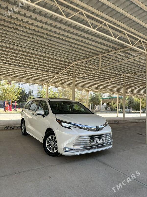 Toyota Sienna 2021 - 460 000 TMT - Чоганлы - img 1