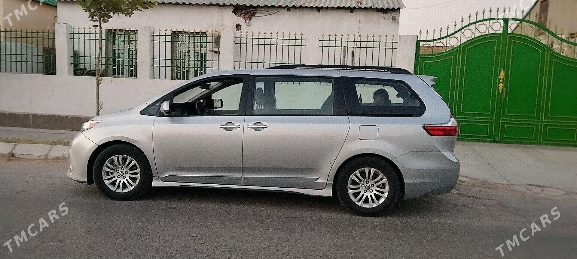 Toyota Sienna 2020 - 520 000 TMT - Туркменбаши - img 3