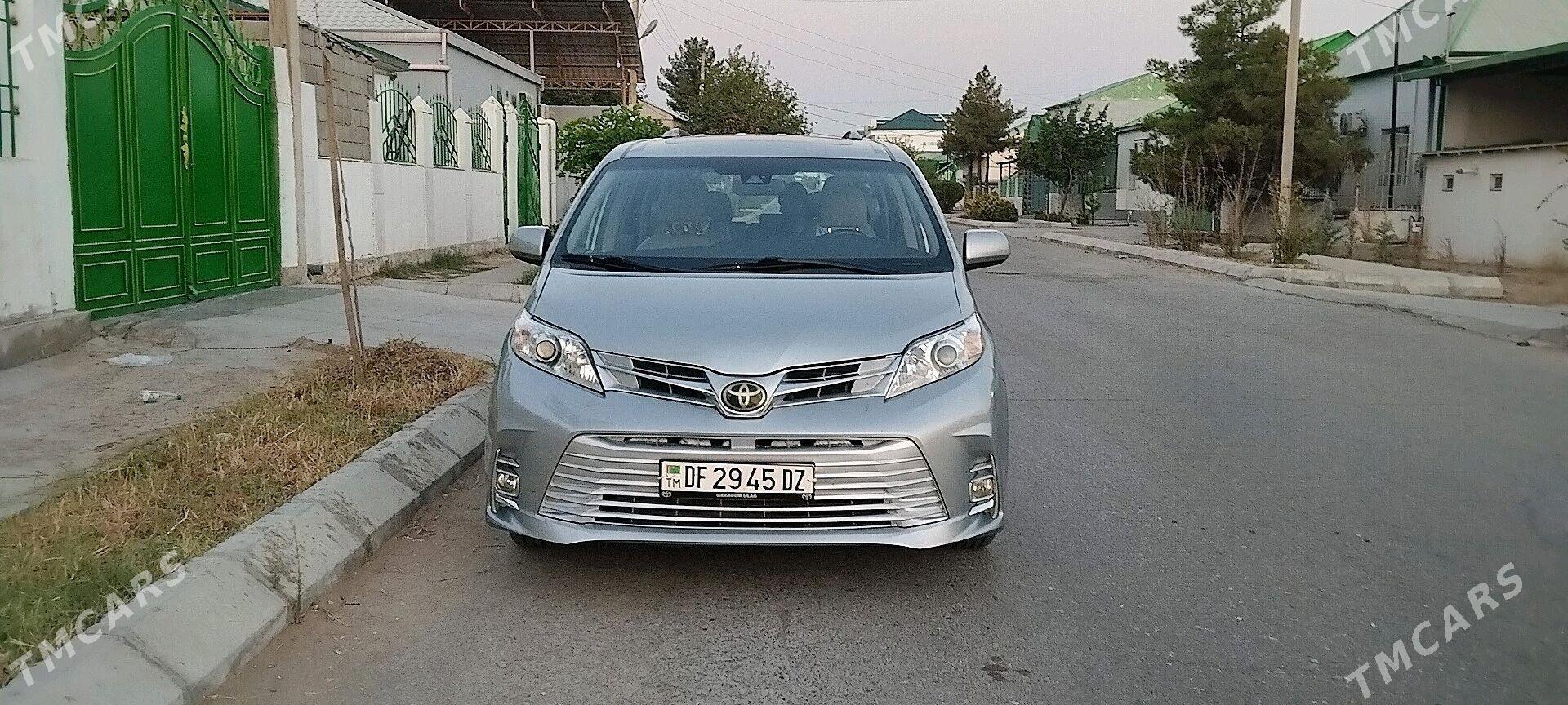 Toyota Sienna 2020 - 520 000 TMT - Туркменбаши - img 4