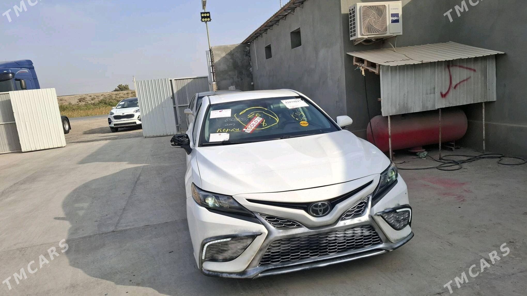 Toyota Camry 2022 - 345 000 TMT - Kerki - img 4