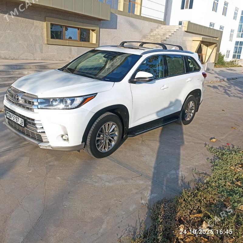 Toyota Highlander 2019 - 465 000 TMT - Туркменабат - img 2