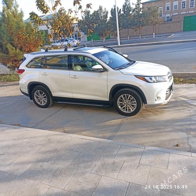 Toyota Highlander 2019 - 465 000 TMT - Туркменабат - img 8