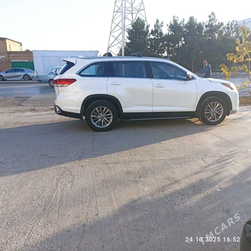 Toyota Highlander 2019 - 465 000 TMT - Туркменабат - img 7