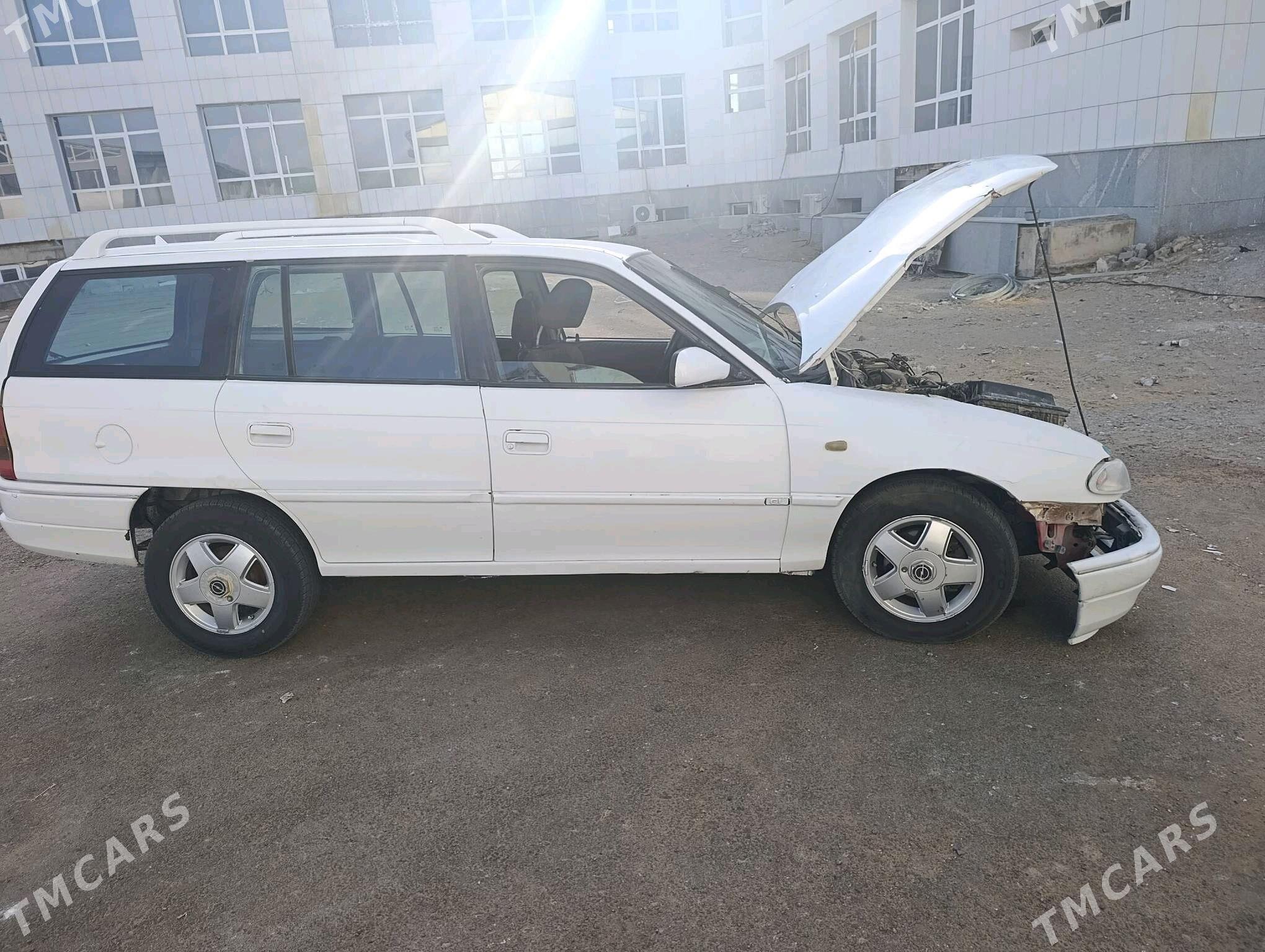 Opel Astra 1995 - 25 000 TMT - Ак-Бугдайский этрап - img 2