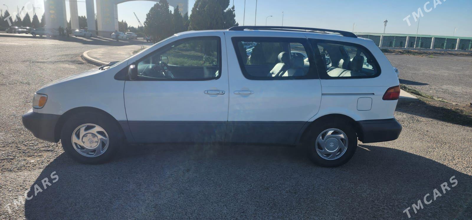 Toyota Sienna 1998 - 170 000 TMT - Сакарчага - img 3