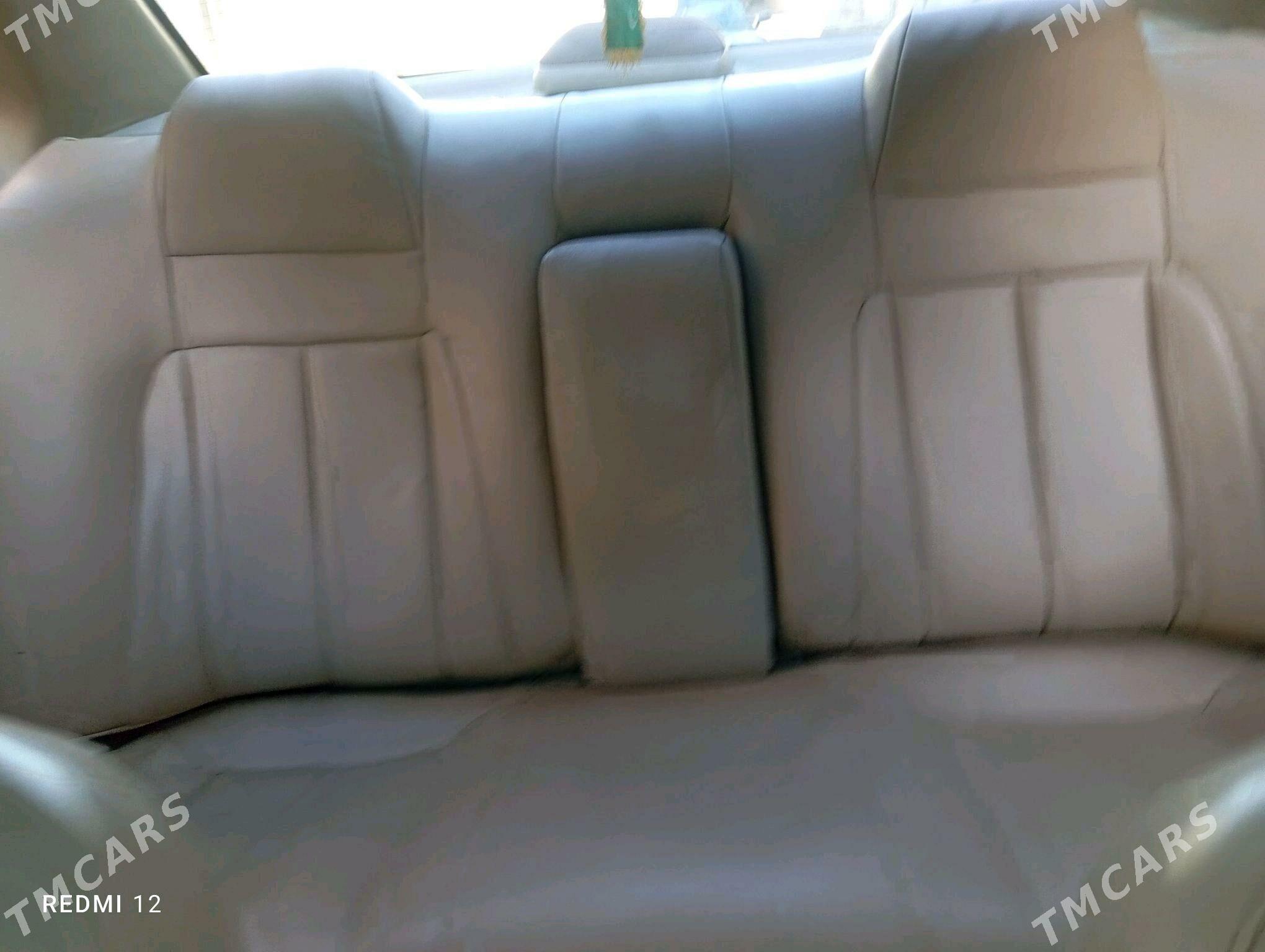 Toyota Avalon 1996 - 125 000 TMT - Гумдаг - img 2