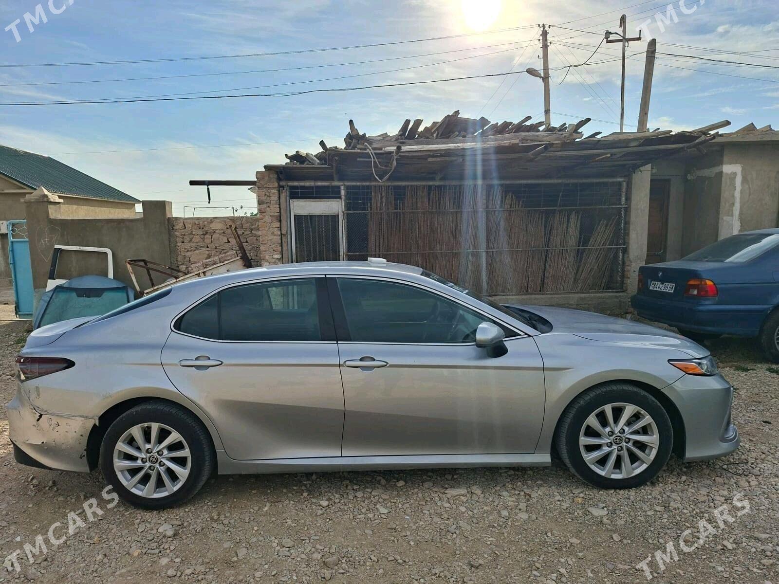 Toyota Camry 2022 - 310 000 TMT - Балканабат - img 3
