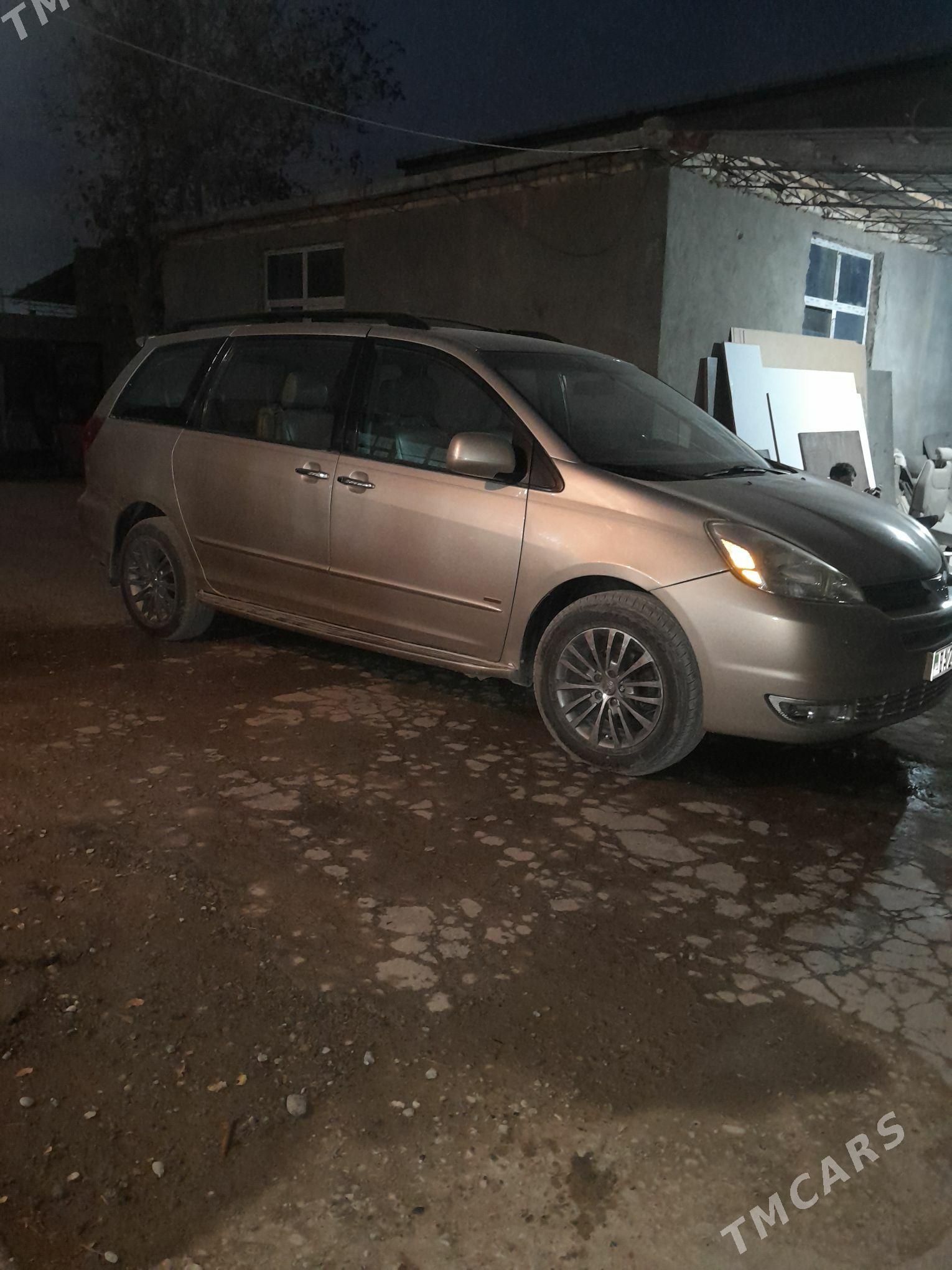 Toyota Sienna 2004 - 230 000 TMT - Койтендаг - img 4