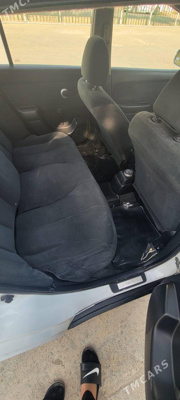 Nissan Versa 2010 - 150 000 TMT - Ашхабад - img 4