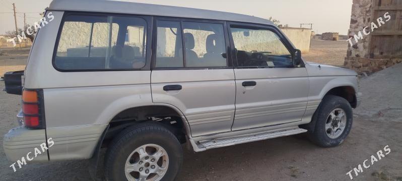 Mitsubishi Montero 1995 - 60 000 TMT - Туркменбаши - img 3
