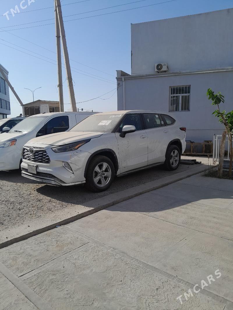 Toyota Highlander 2022 - 500 000 TMT - Мары - img 3